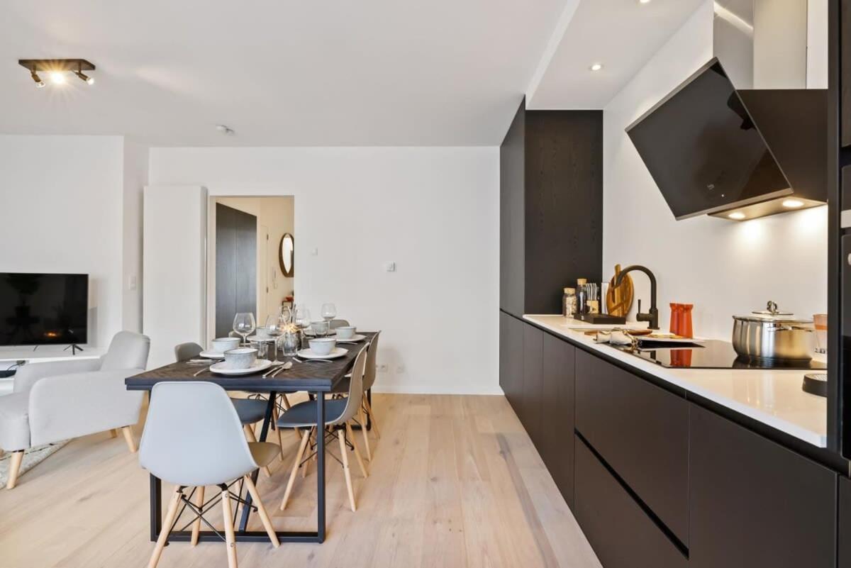 Huswell - Renovated Apartment In The Heart Of ออสเทนด์ ภายนอก รูปภาพ